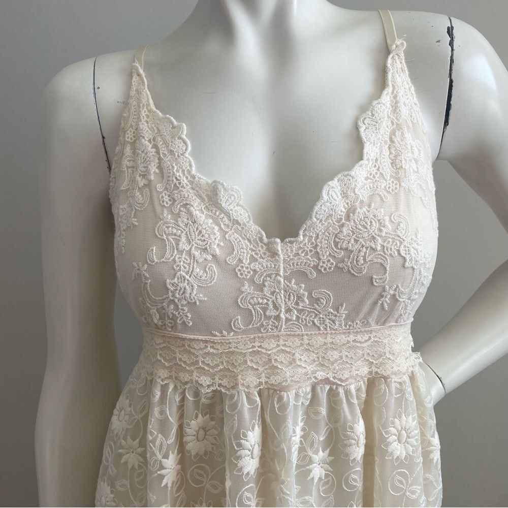 MOLLY BRACKEN Cream Lace Mesh Maxi Dress - Picture 3 of 9